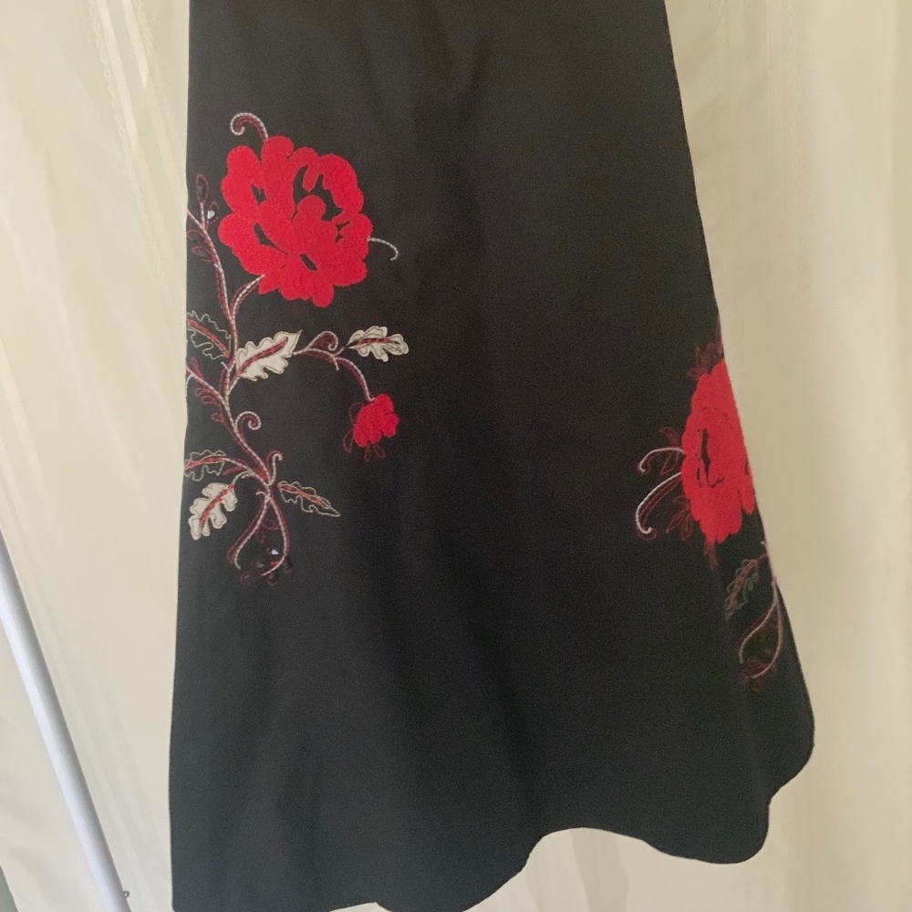 Retro Fully Lined Skirt With Beautiful Flower Embroidery